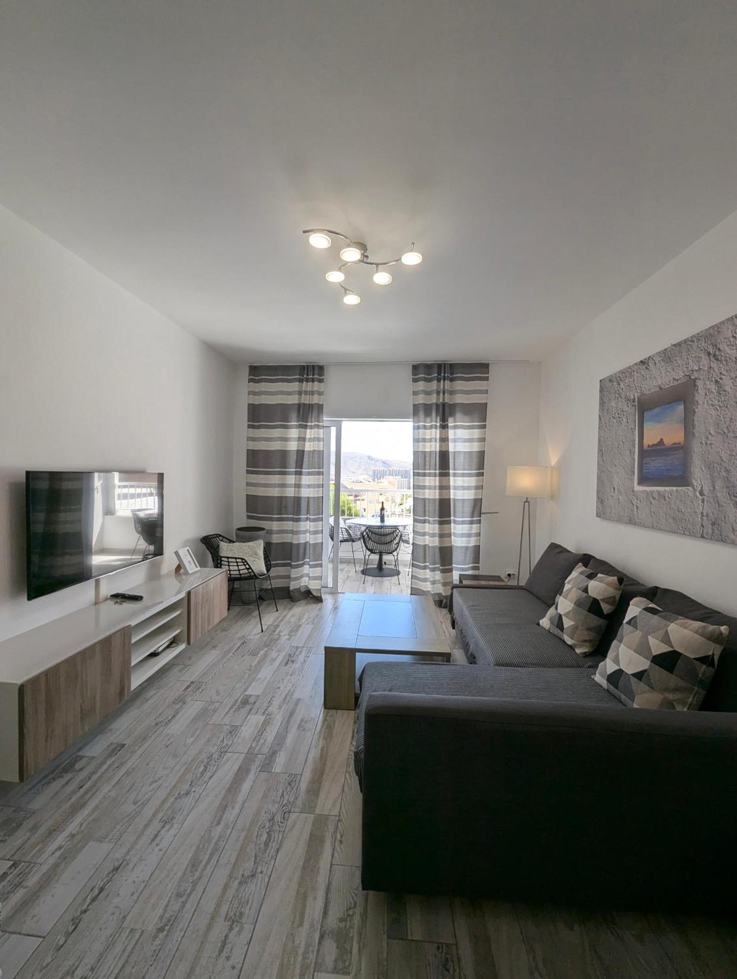 Cozy Apartment In Los Cristianos Guincho  ภายนอก รูปภาพ