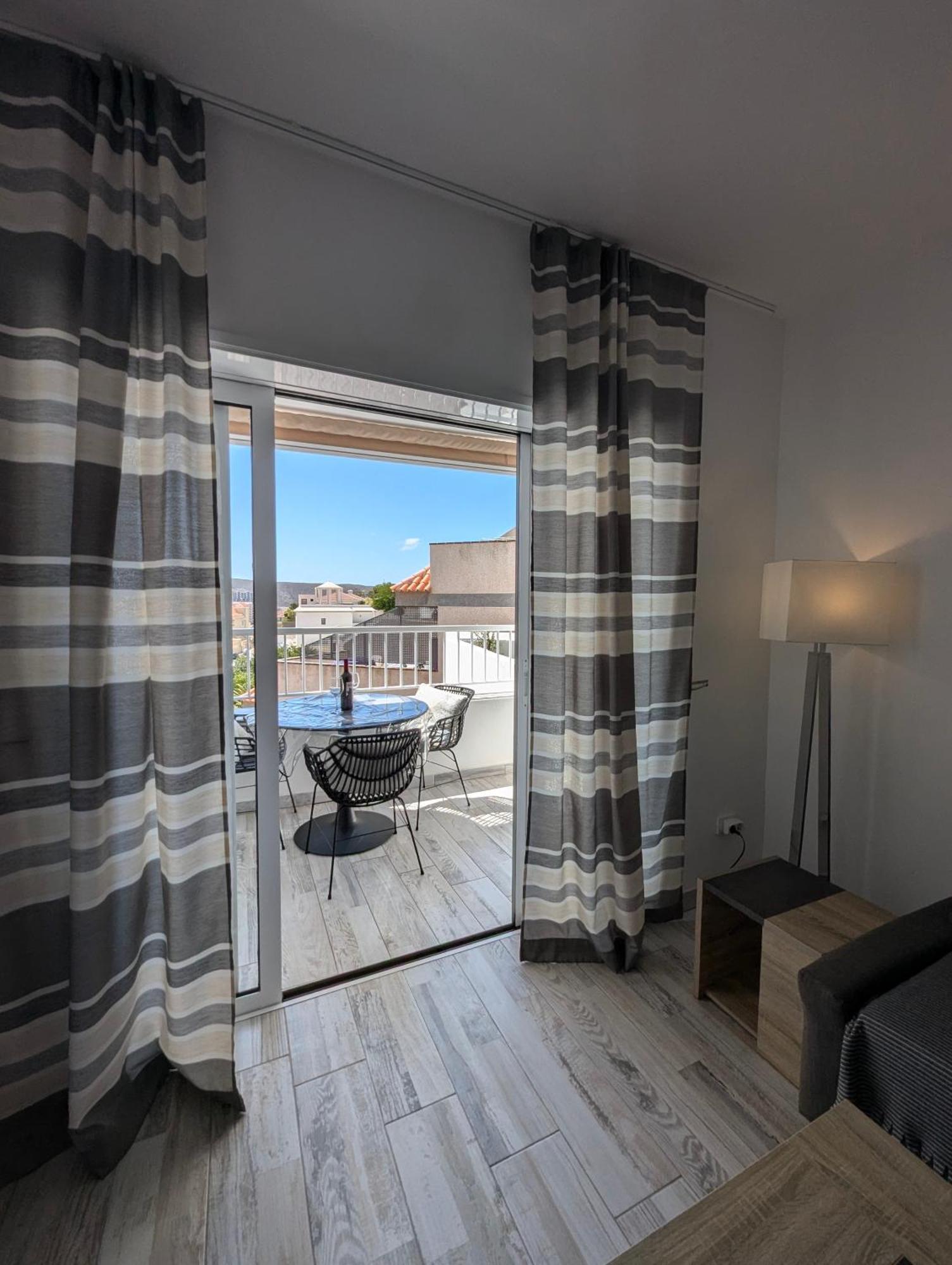 Cozy Apartment In Los Cristianos Guincho  ภายนอก รูปภาพ